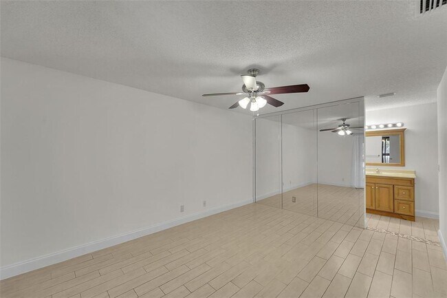 Building Photo - 3529 NW 35th St