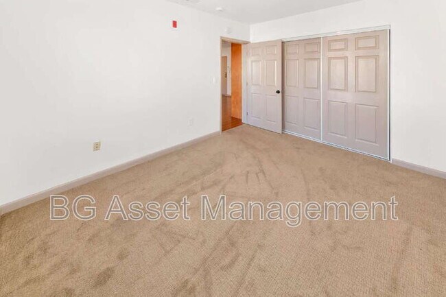 Building Photo - 1459 MacArthur Blvd