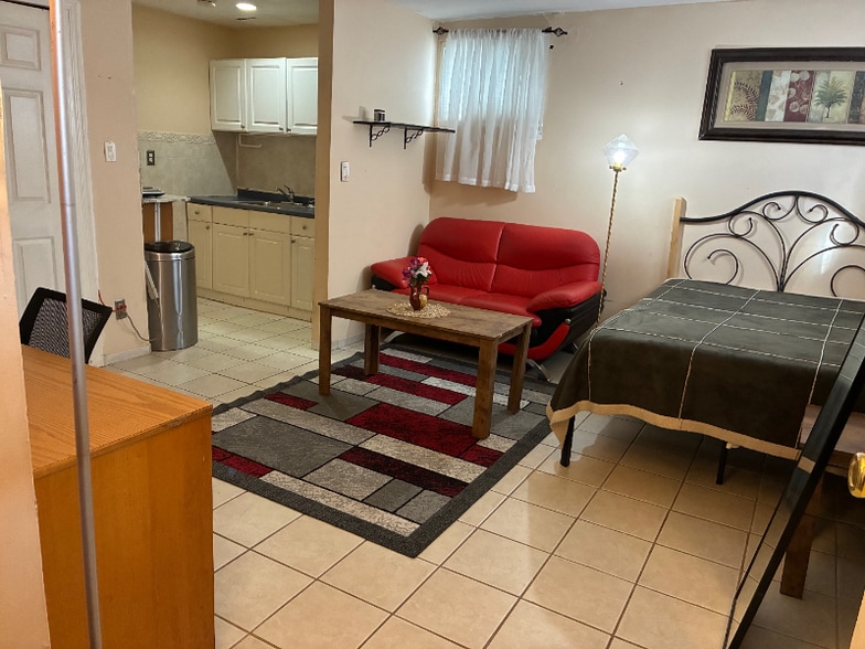 Building Photo - 22 Mountain Way