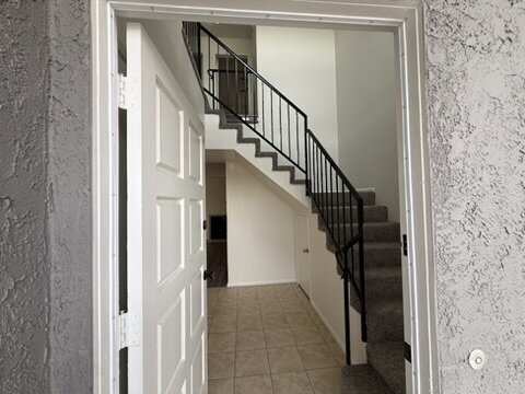 Building Photo - 3 bed 2 bath with garage $1,400 Rent