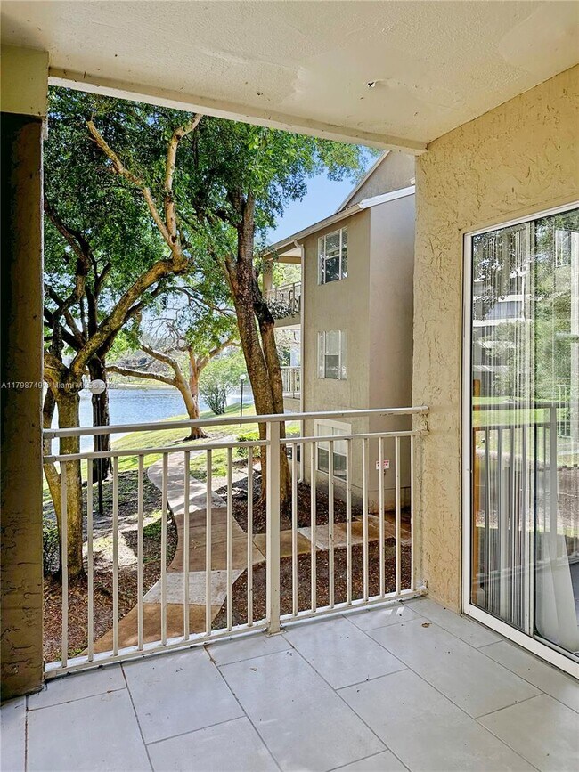 Building Photo - 1725 Palm Cove Blvd