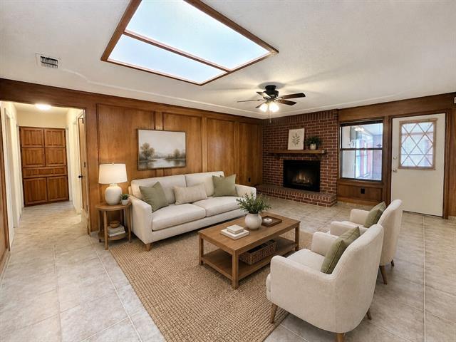 Building Photo - 3904 Woodbury Ct