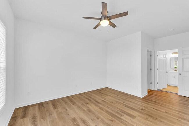 Building Photo - 104 Essex Ln