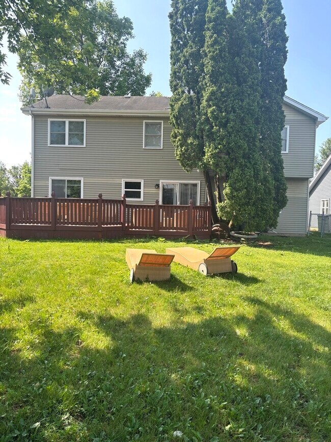 Building Photo - 1667 Hinterlong Ln