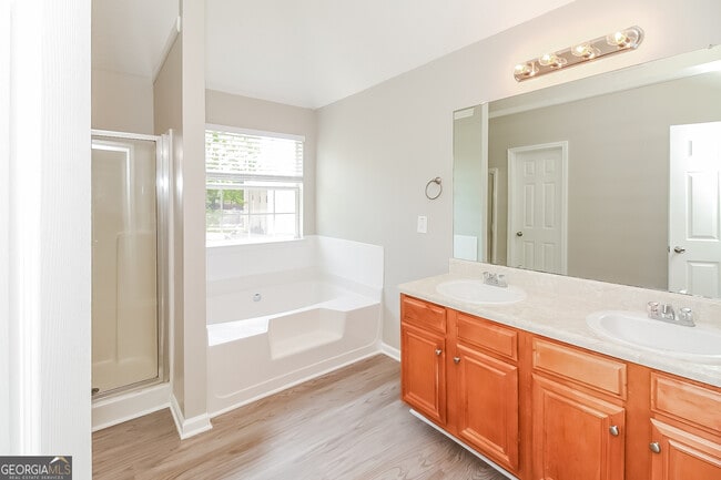 Building Photo - 6462 Dekeon Dr