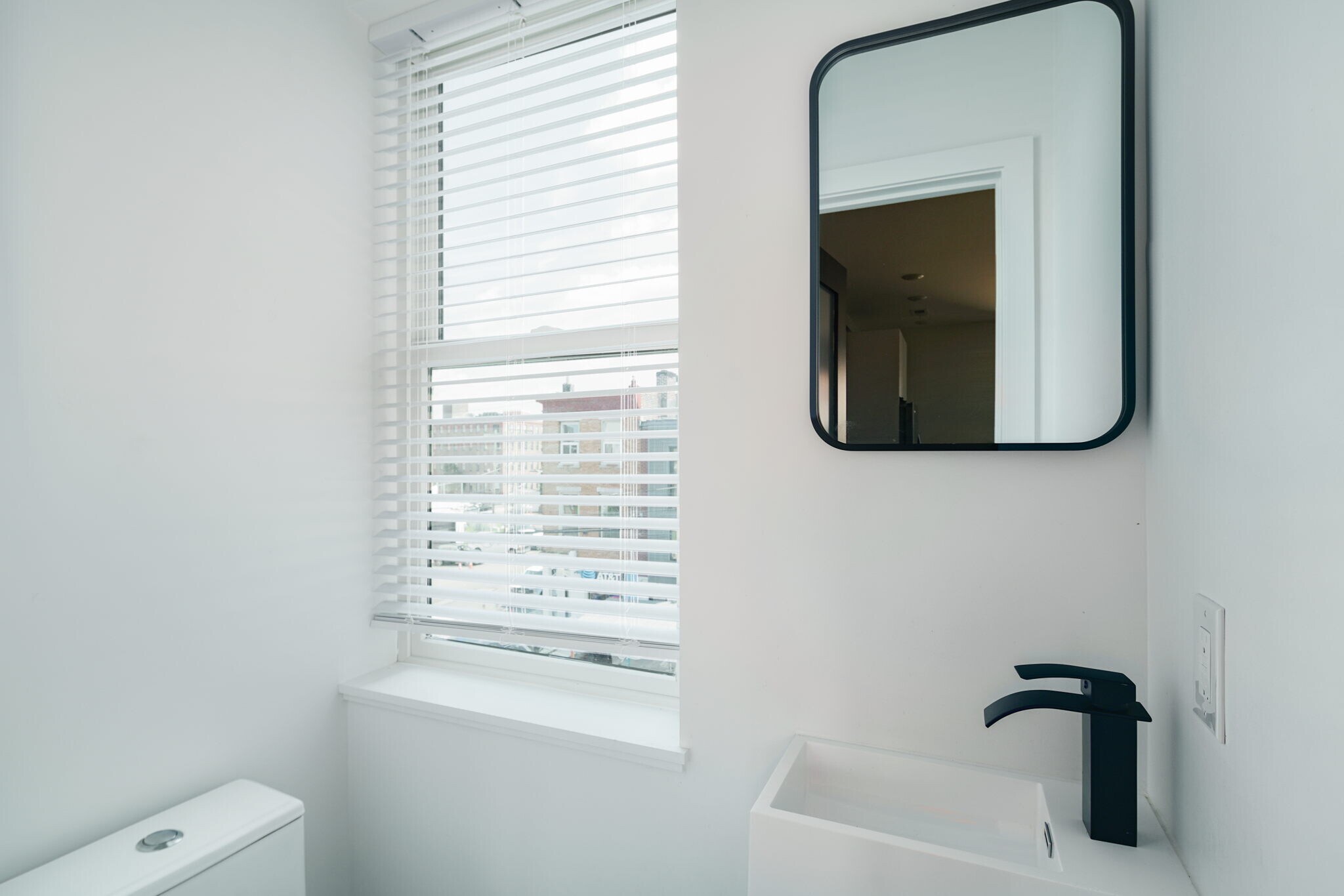 Building Photo - 930 N 2nd St