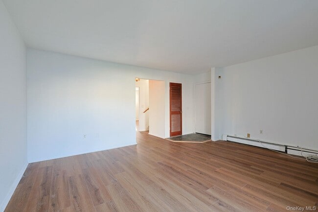 Building Photo - 25 Pierces Rd