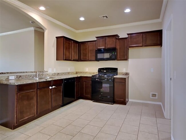 Building Photo - 2716 Demotte Dr