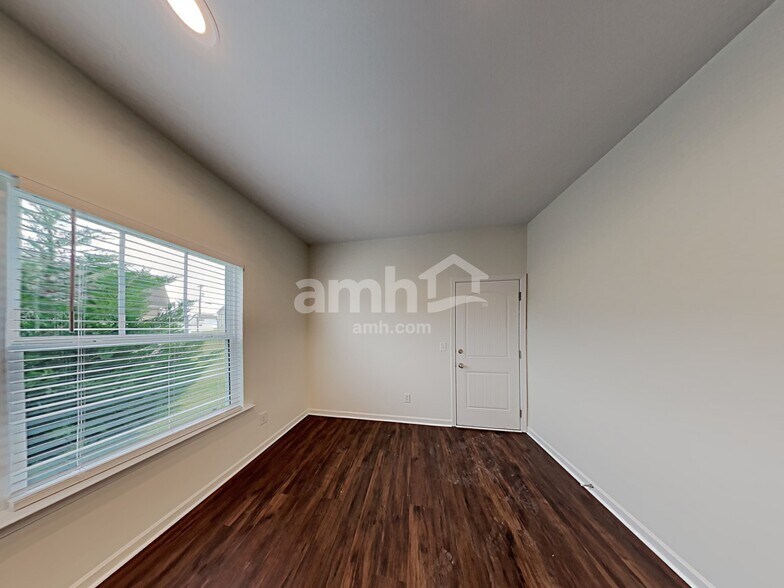 Building Photo - 108 Windyhill St