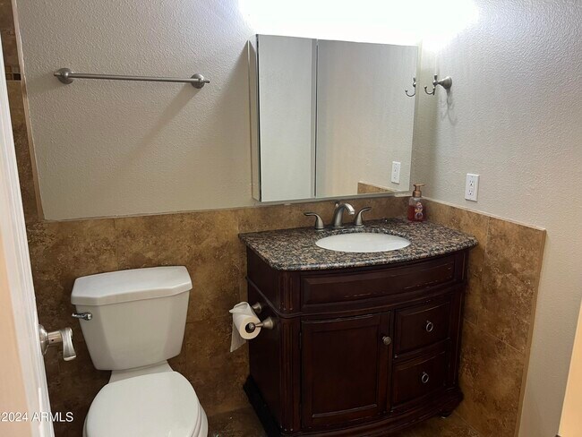 Building Photo - 8381 E Indian School Rd