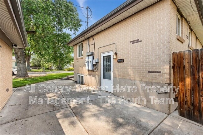 Building Photo - 9050 N Elm Ct