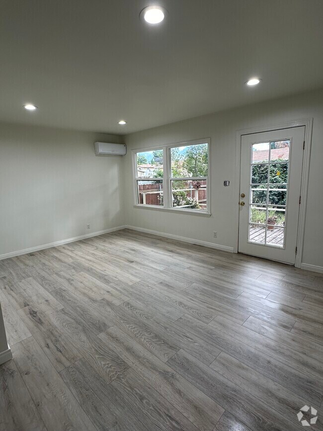 Building Photo - 6634 Gaviota Ave