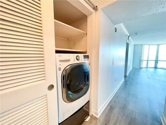 Building Photo - 2870 Pharr Ct S Northwest