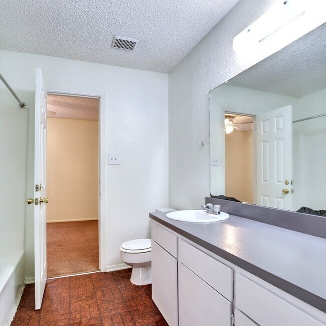 Building Photo - 3830 Coates Cir