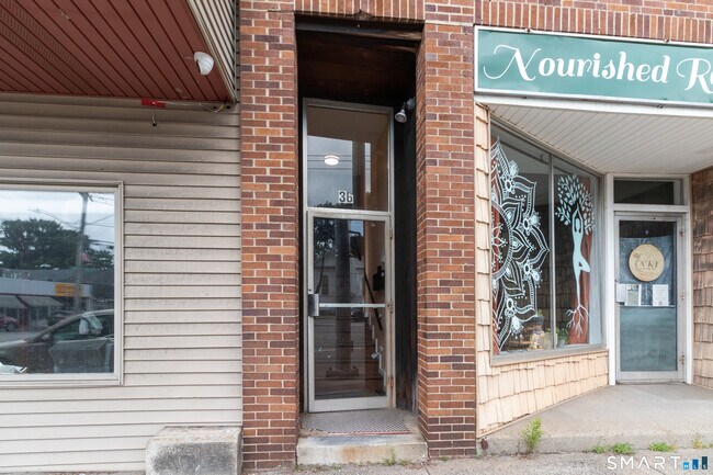 Building Photo - 36 Main St