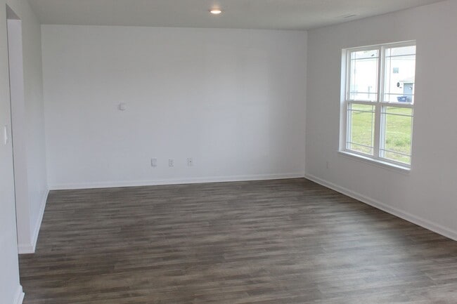 Building Photo - Now Available! Newer 4 BR Home in Decatur Schools!