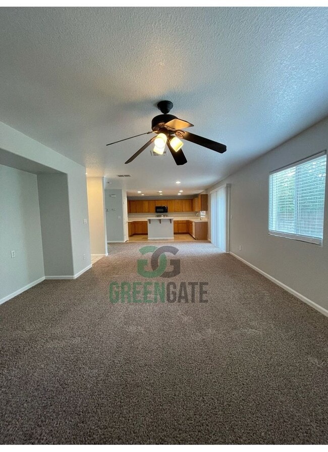 Building Photo - Two story 4 bedroom, 2.5 bath home in Stoc...