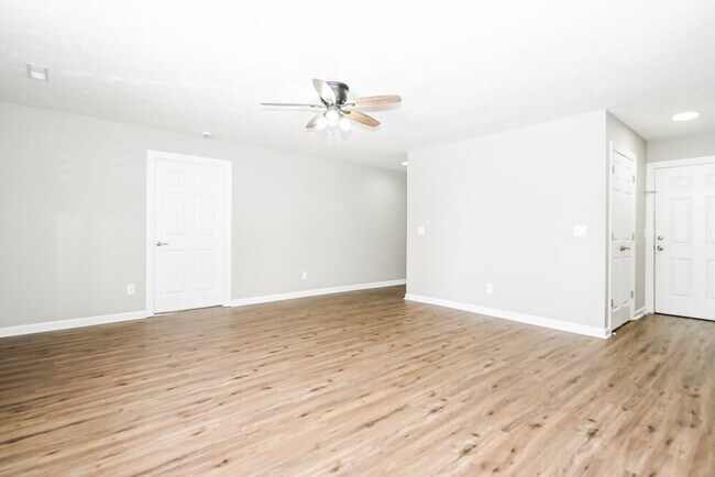 Building Photo - 4862 Beryl Dr