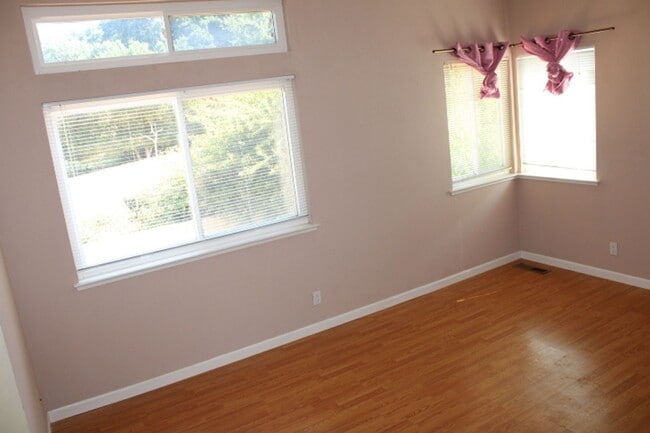 Building Photo - 151 Grenadine Way