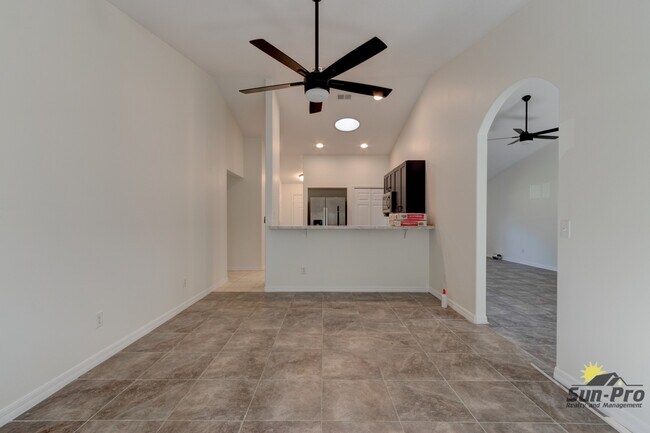 Building Photo - 5505 Magnolia Ave