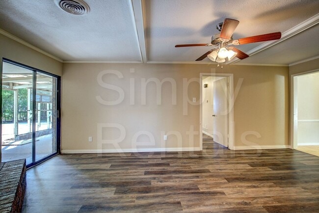 Building Photo - 6426 Chapman Dr