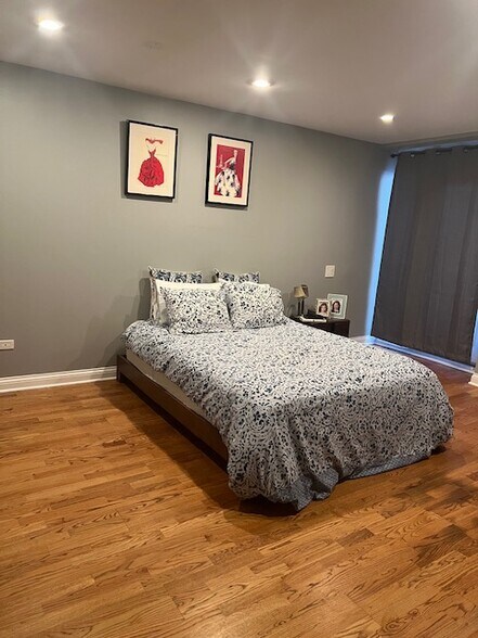 Building Photo - 1140 W Cornelia Ave