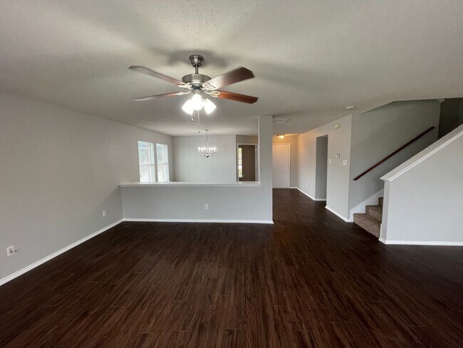 Building Photo - Beautiful 4 bedroom 3 bath home!