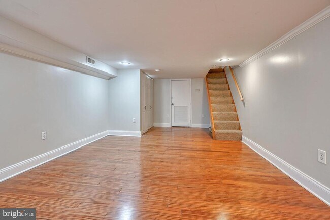 Building Photo - 1412 Battery Ave