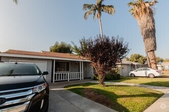 Building Photo - Beautiful single family house for rent