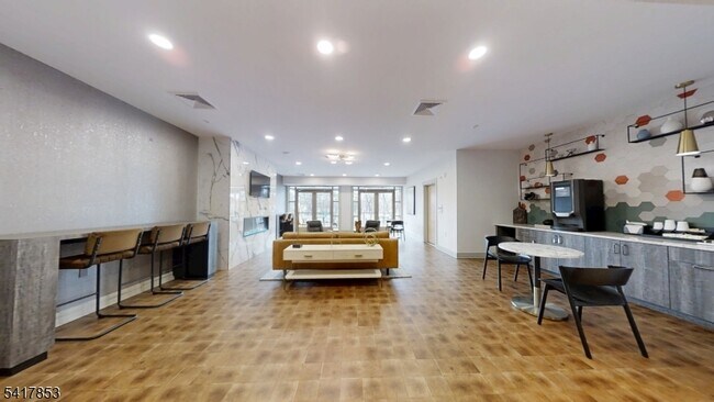 Building Photo - 1181 Morris Ave