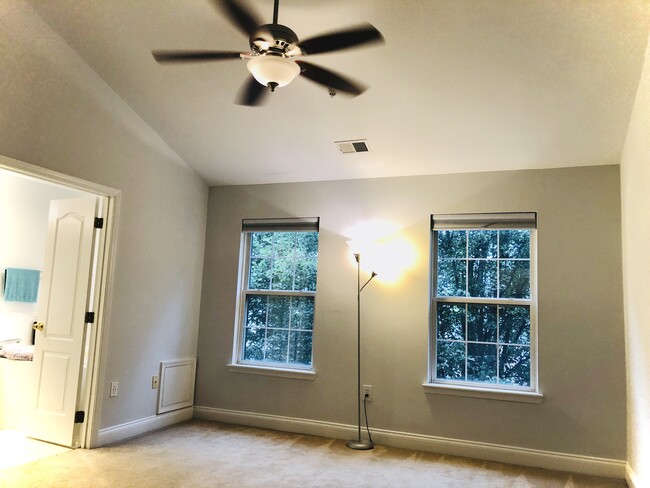 Building Photo - 2209 Kimball Pl