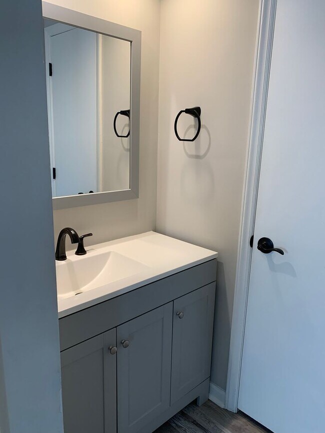 Building Photo - 5302