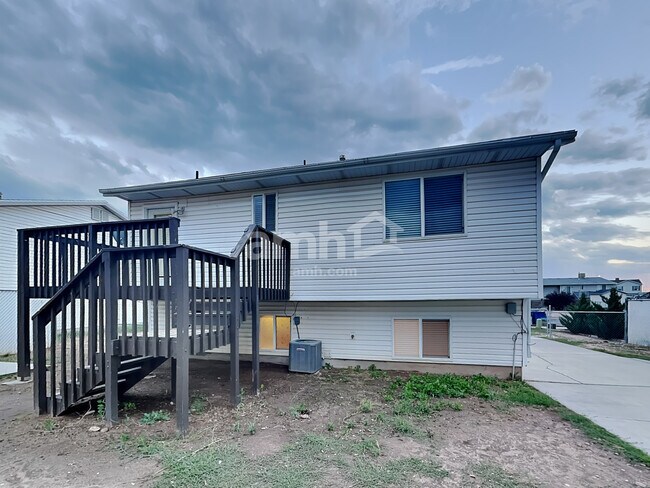 Building Photo - 948 W 1400 N