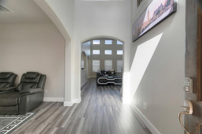 Building Photo - 5555 Casa Martin Dr