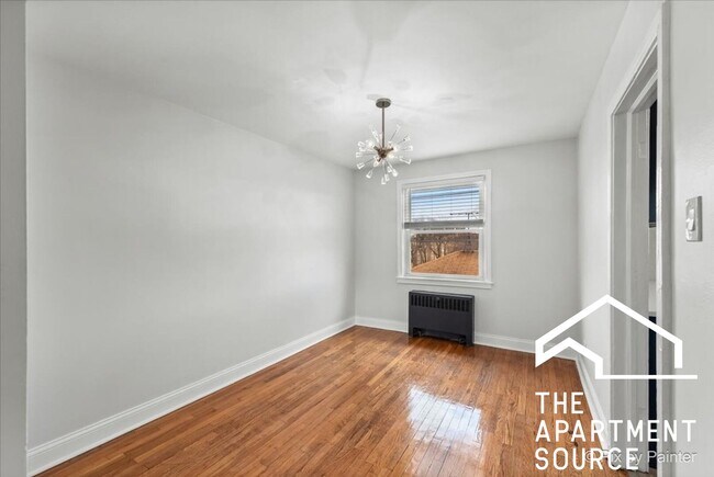Building Photo - 2727 W Berwyn Ave