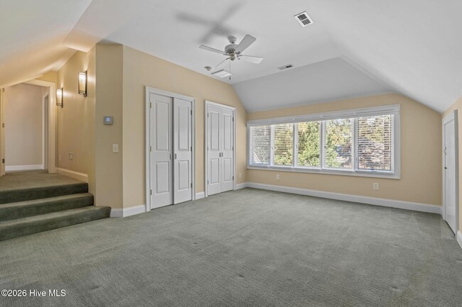 Building Photo - 50 Oak Meadow Rd