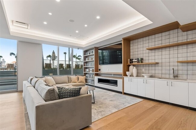 Building Photo - 400 Central Ave