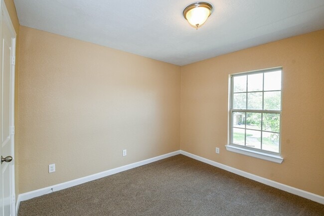 Building Photo - 2123 Witham Park Ln