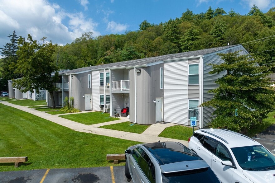 Interior Photo - Emerald Pond Estates | Renovated 1 & 2 Bed...
