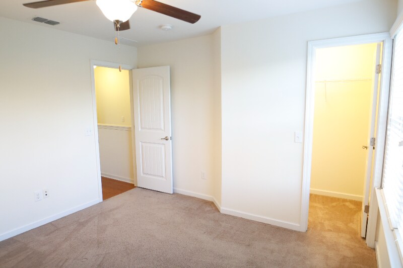 Building Photo - 2570 River Trail Dr