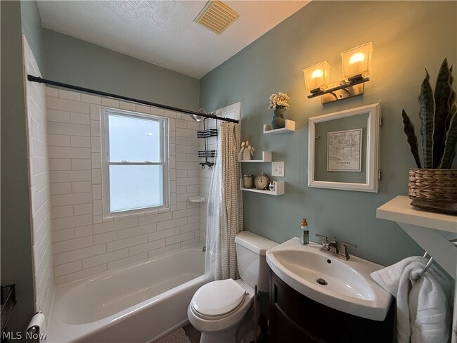 Building Photo - 3842 Parkdale Rd