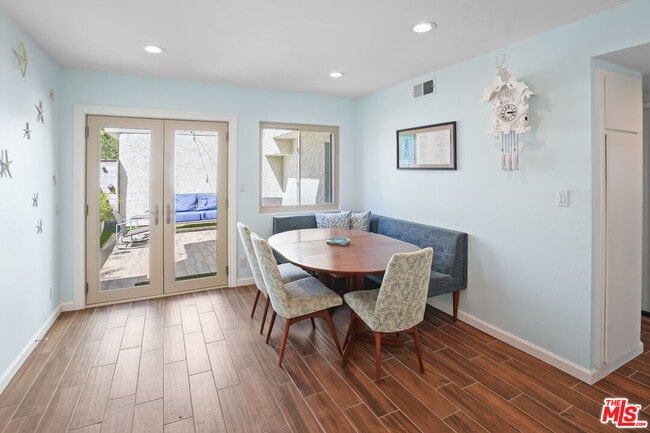 Building Photo - 6505 Dume Dr
