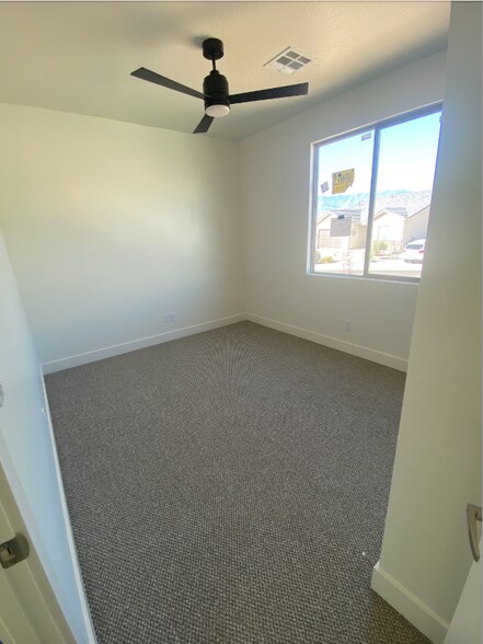 Building Photo - 1555 W 470 N