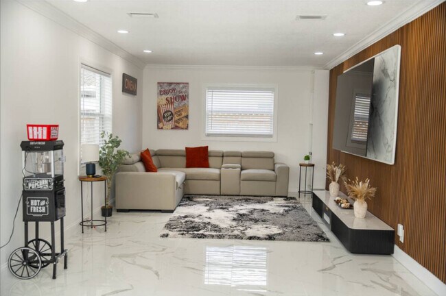 Building Photo - 651 NW 42nd Ave