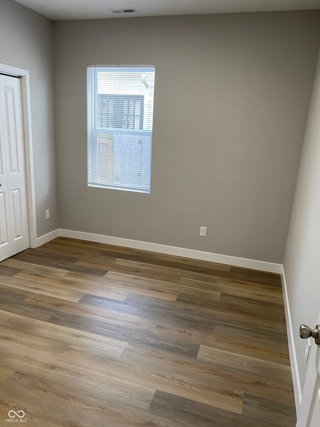 Building Photo - 931 N Beville Ave