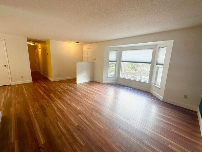 Building Photo - Enjoy the foothill views from your backyard!