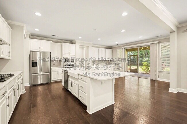 Building Photo - 145 Barclay Dr