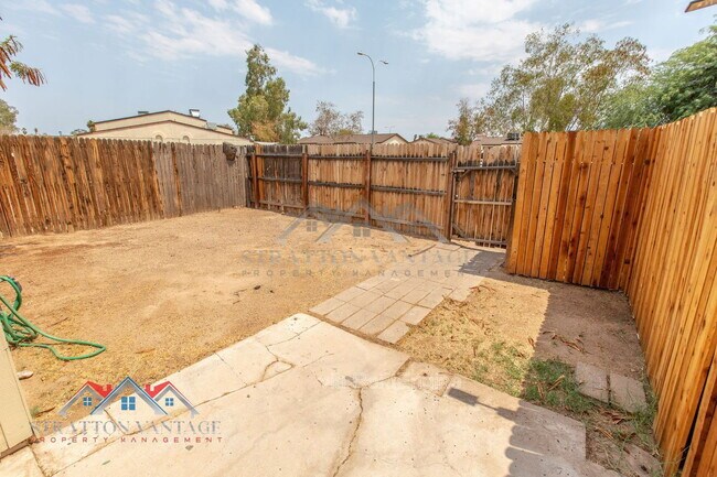 Building Photo - 3120 N 67th Ln