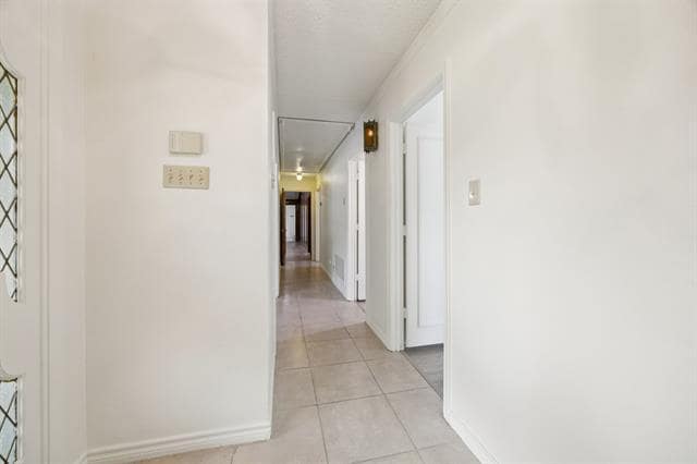 Building Photo - 7641 Dentcrest Dr