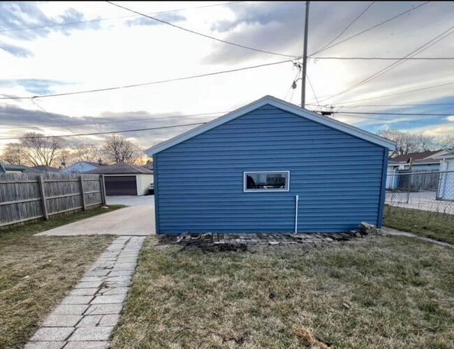 Building Photo - 3835 S 17th St